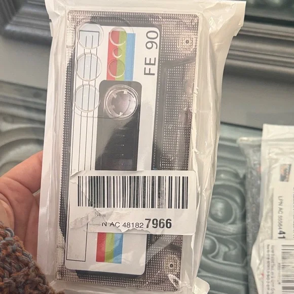 Tech Bundle Sandisk USB Drive Cell Phone Cases Smart Watch Band Samsung Remotes - Picture 8 of 9